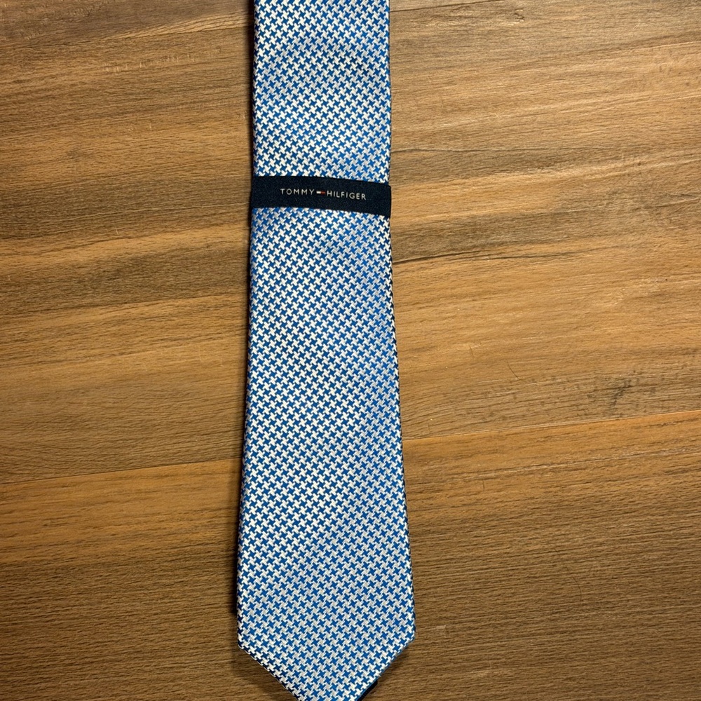 Tommy Hilfiger Houndstooth Bright Blue and White Silk Tie, NWT